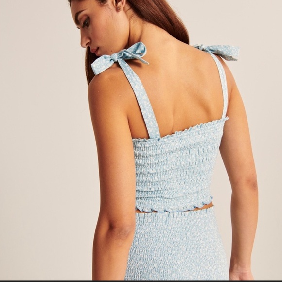 Abercrombie and Fitch smocked tank top - Picture 2 of 3